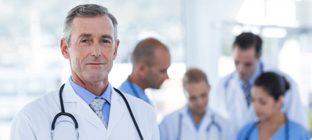 Ärzteteam in Fortbildungssituation bei SONO2learn