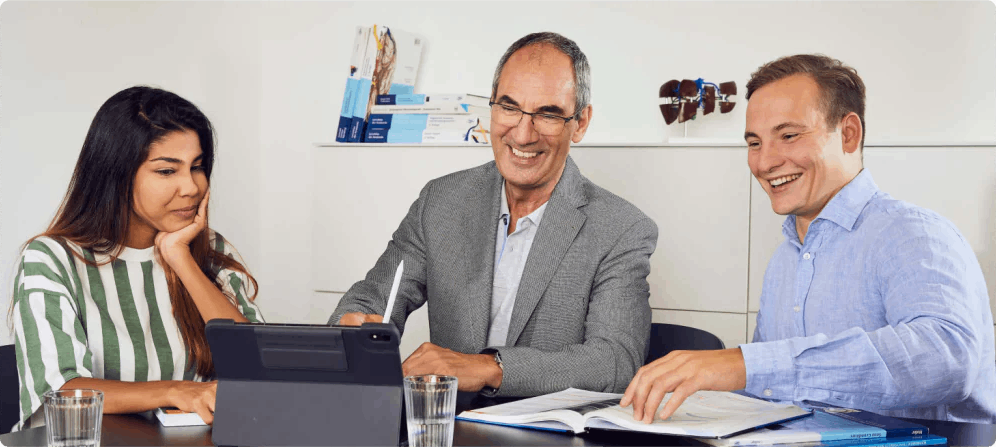 Experte erklärt Lernmaterial im Ultraschallkurs bei SONO2learn